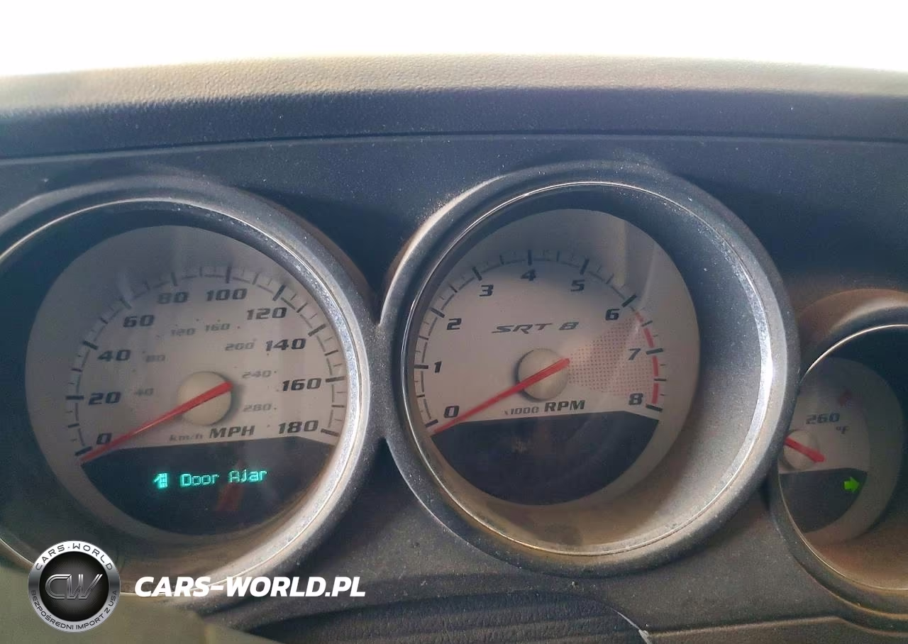 2009 Dodge Challenger Srt-8 VIN:2B3LJ74W79H570637 - 9