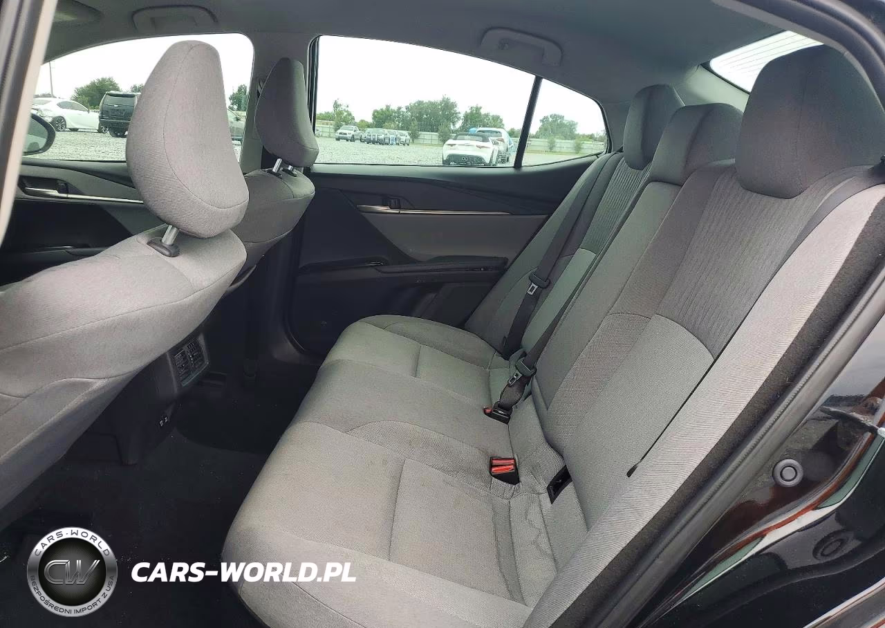 2025 Toyota Camry Le VIN:4T1DAACK6SU136352 - 10