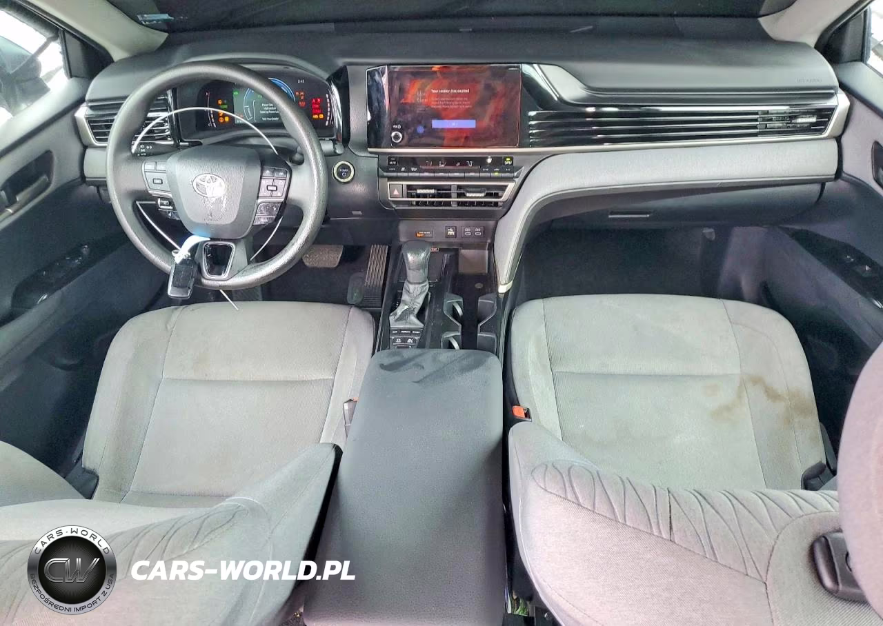 2025 Toyota Camry Le VIN:4T1DAACK6SU136352 - 8