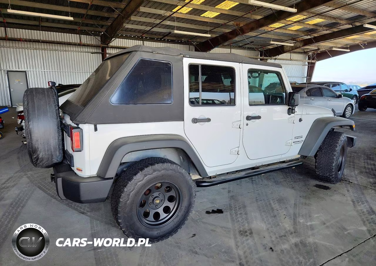 2011 Jeep Wrangler Unlimited Sport VIN:1J4BA3H17BL638276 - 3