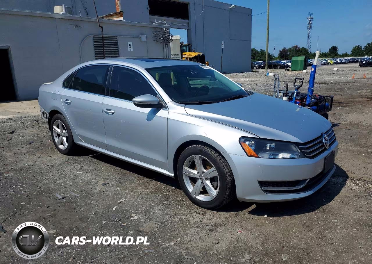 2012 Volkswagen Passat Se VIN:1VWBP7A30CC073102 - 4