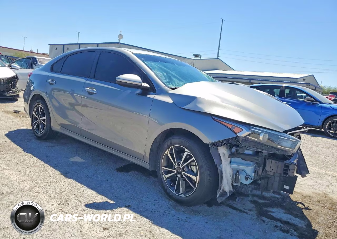2023 Kia Forte Lxs VIN:3KPF24ADXPE506210 - 4