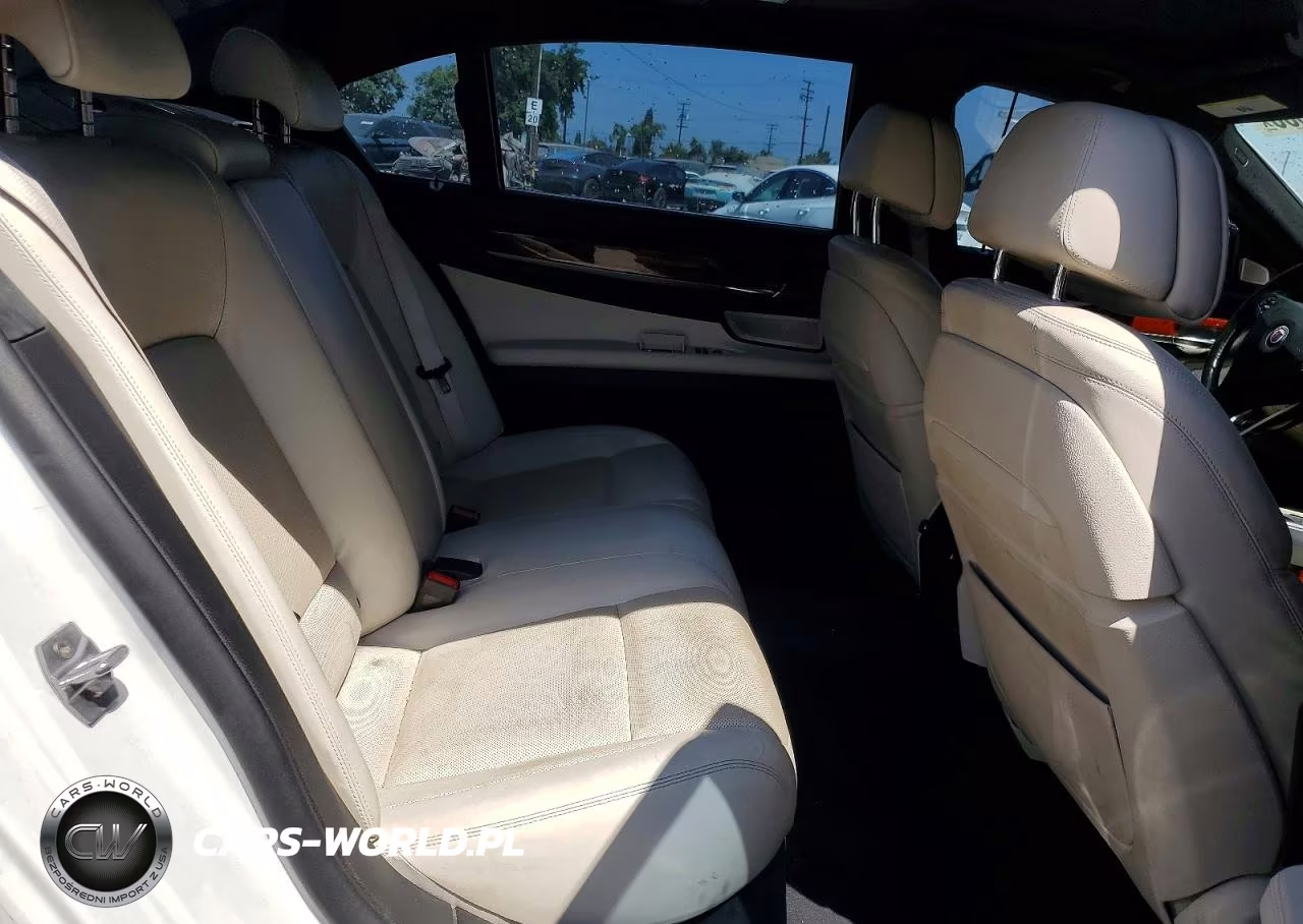 2015 BMW Alpina B7 VIN:WBAYE8C55FD136598 - 10