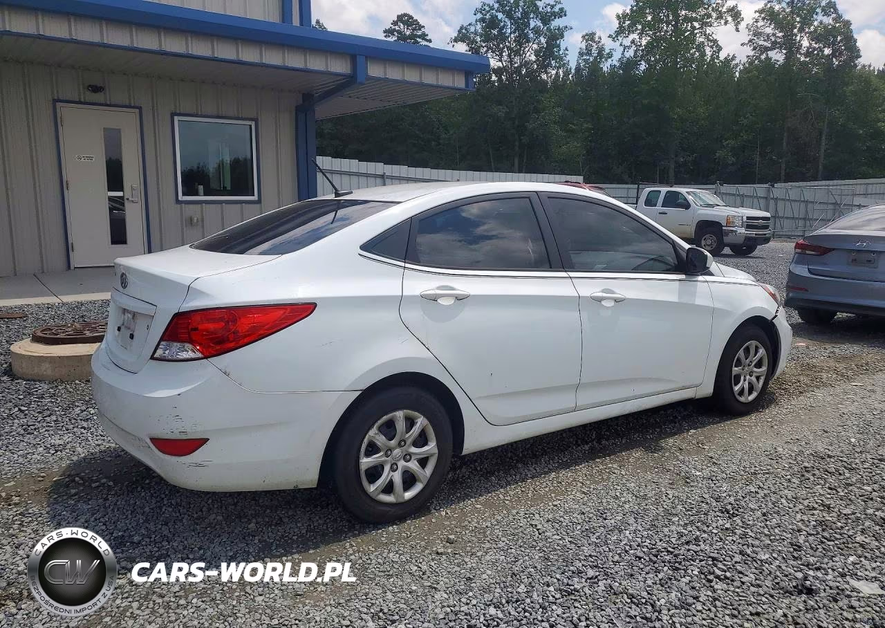 2013 Hyundai Accent Gls VIN:KMHCT4AE0DU585646 - 3