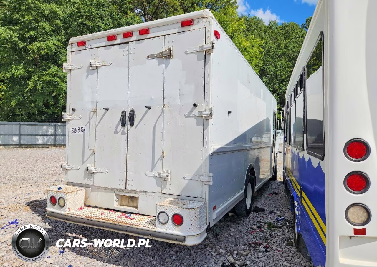 2000 Freightliner Mt45 Chassis Delivery Truck VIN:4UZA4FA44YCF32521 - 3