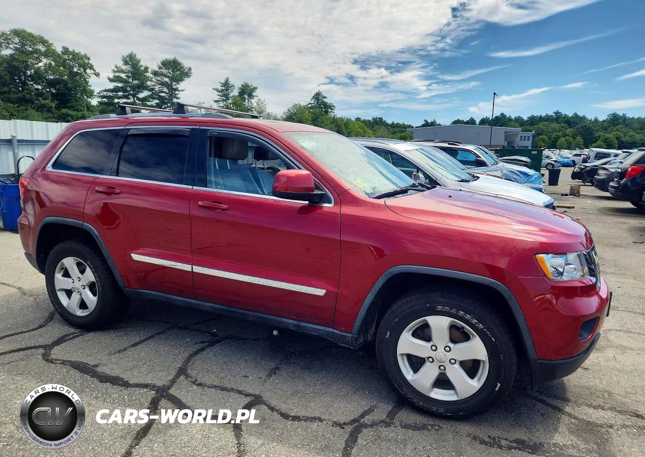 2011 Jeep Grand Cherokee Laredo VIN:1J4RR4GG3BC602135 - 4