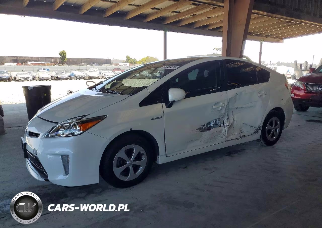 2013 Toyota Prius Three – zdjęcie 1 z 12