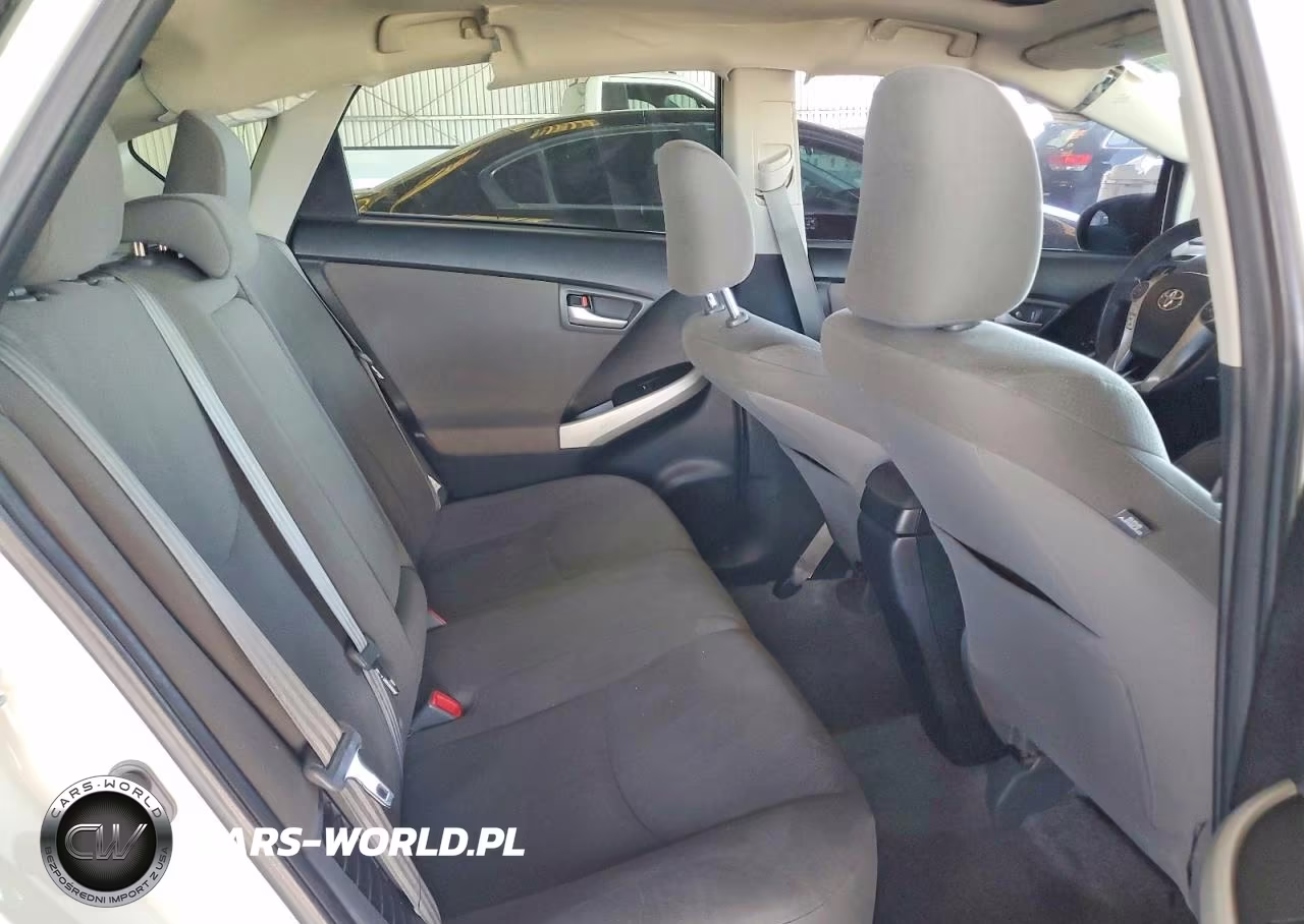 2013 Toyota Prius Three VIN:JTDKN3DU4D1713119 - 10