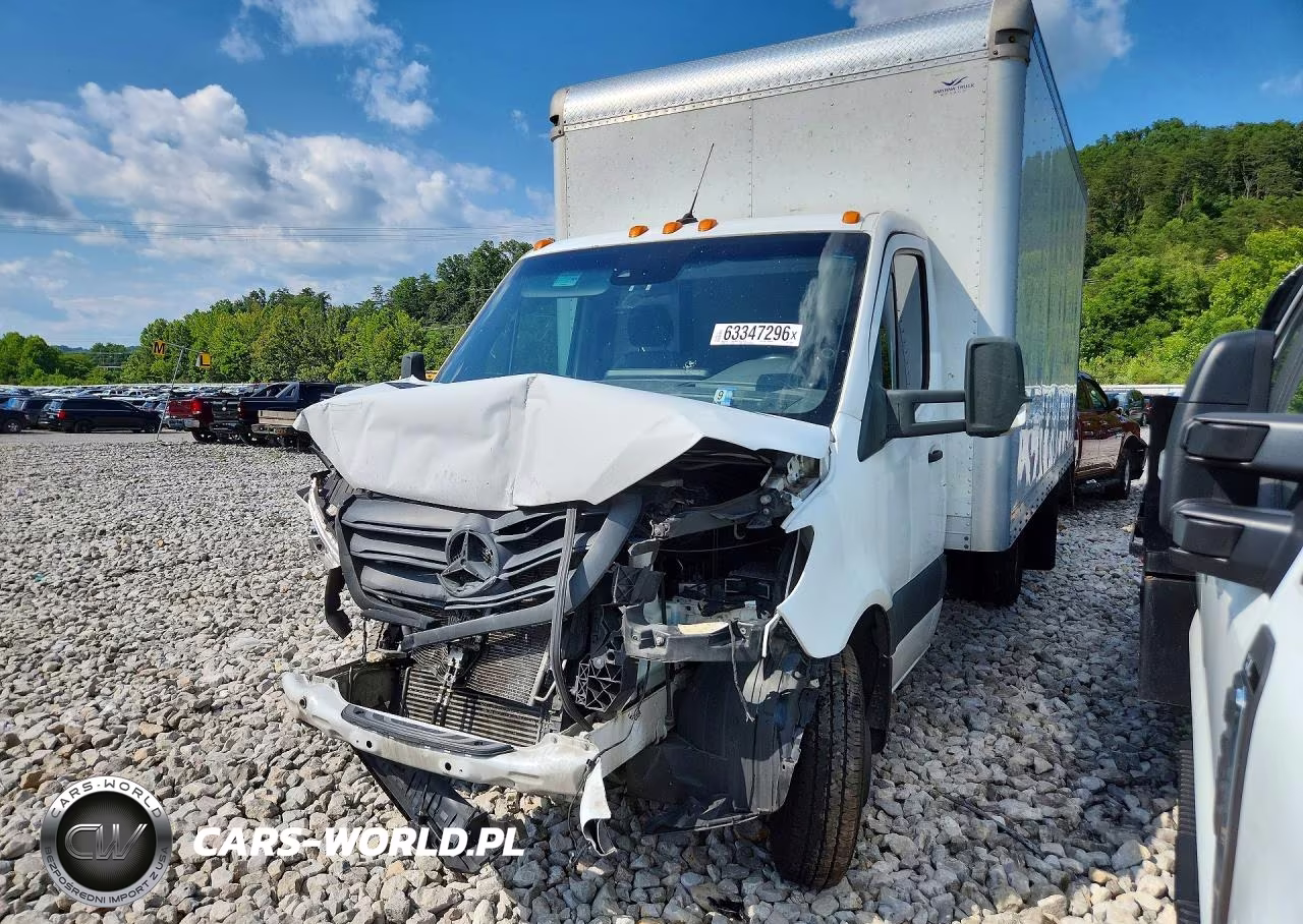 2019 Mercedes-Benz Sprinter Box Truck – zdjęcie 1 z 12