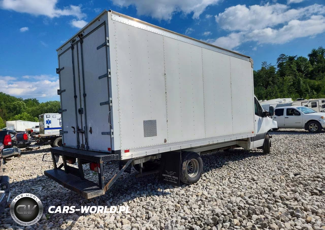 2019 Mercedes-Benz Sprinter Box Truck VIN:WDAPF4CD7KN032598 - 3