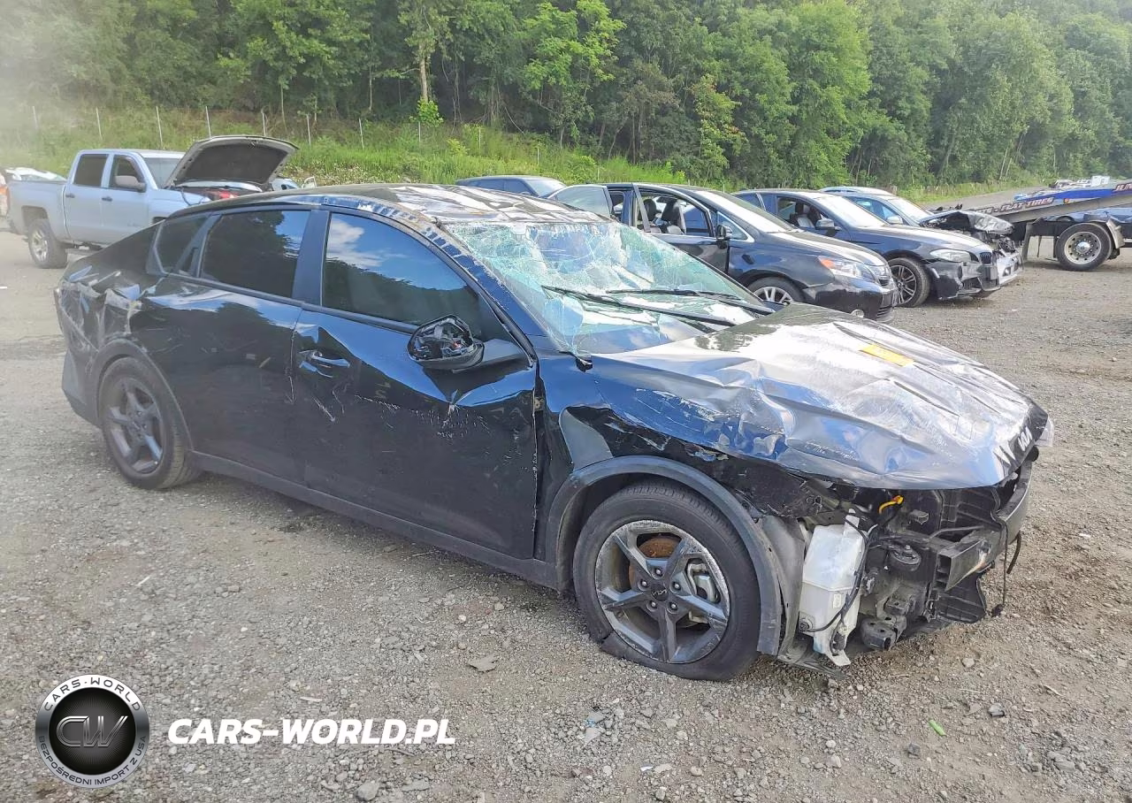 2025 Kia K4 Lxs VIN:3KPFT4DE4SE220735 - 4