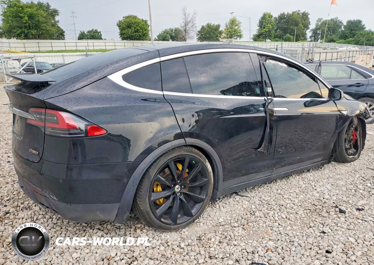 2016 Tesla Model X VIN:5YJXCAE43GF000898 - 3