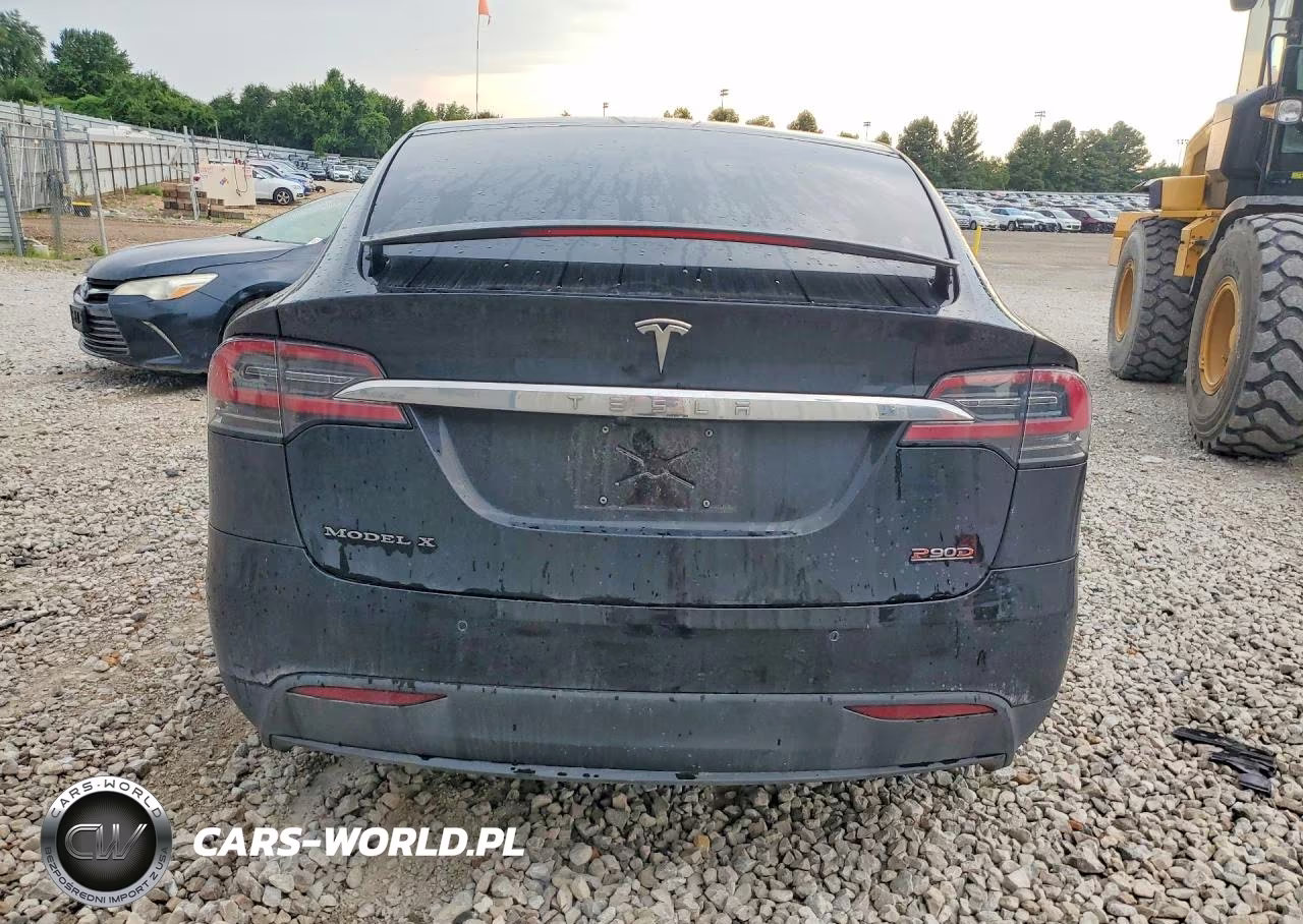 2016 Tesla Model X VIN:5YJXCAE43GF000898 - 6