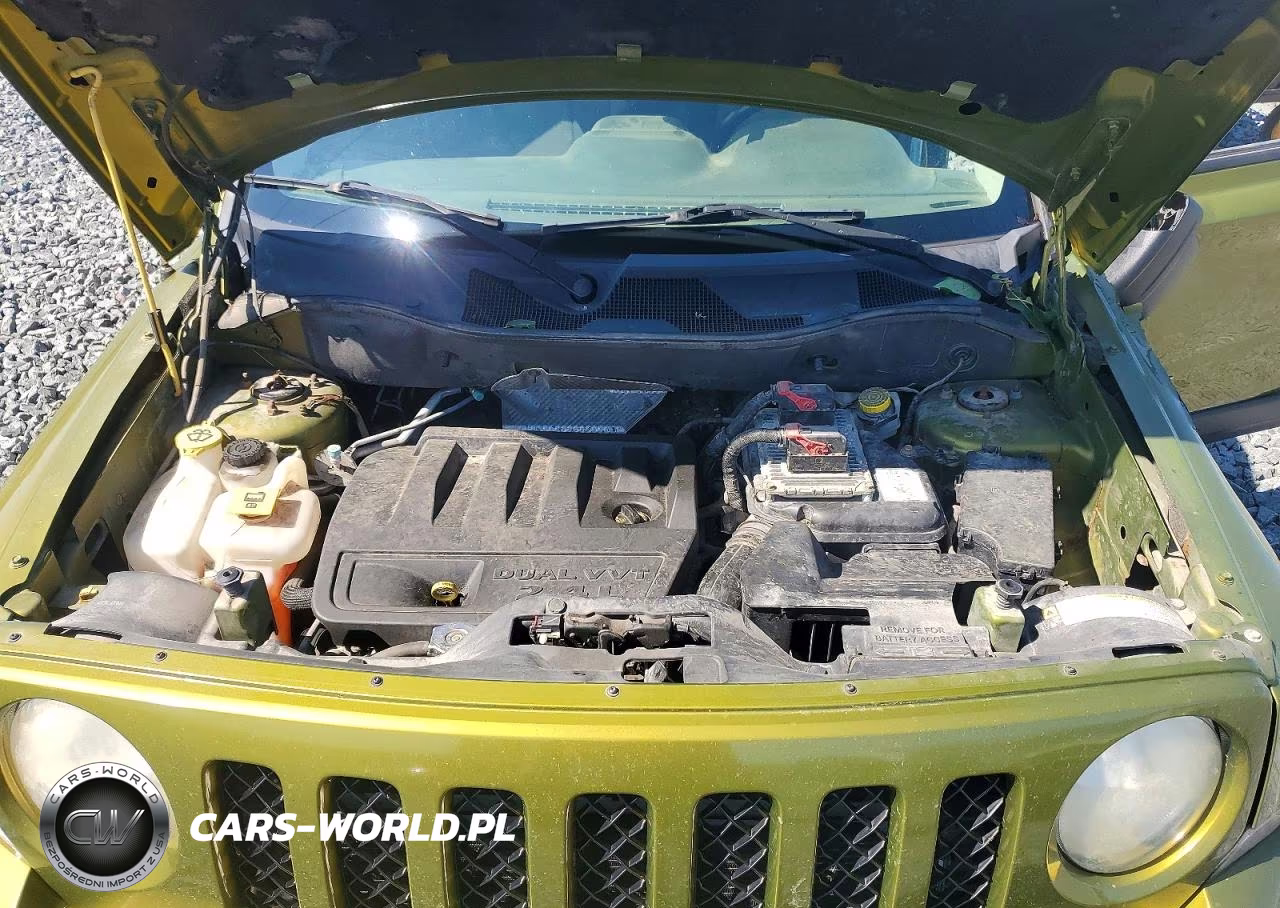 2012 Jeep Patriot Latitude VIN:1C4NJPFB3CD631701 - 12