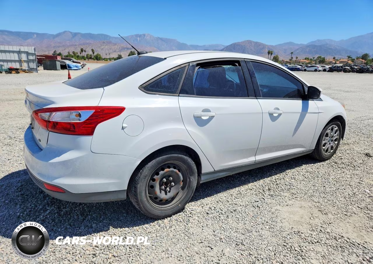 2012 Ford Focus Se VIN:1FAHP3F25CL196809 - 3