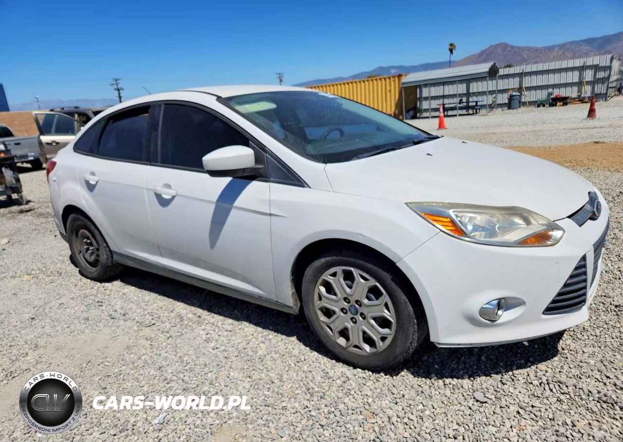 2012 Ford Focus Se VIN:1FAHP3F25CL196809 - 4