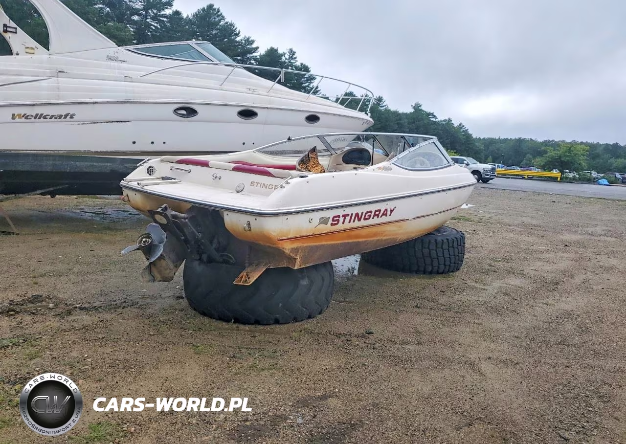 1997 Stingray Boat Co Boat 18' - Boat VIN:PNYUS8P4E797 - 4
