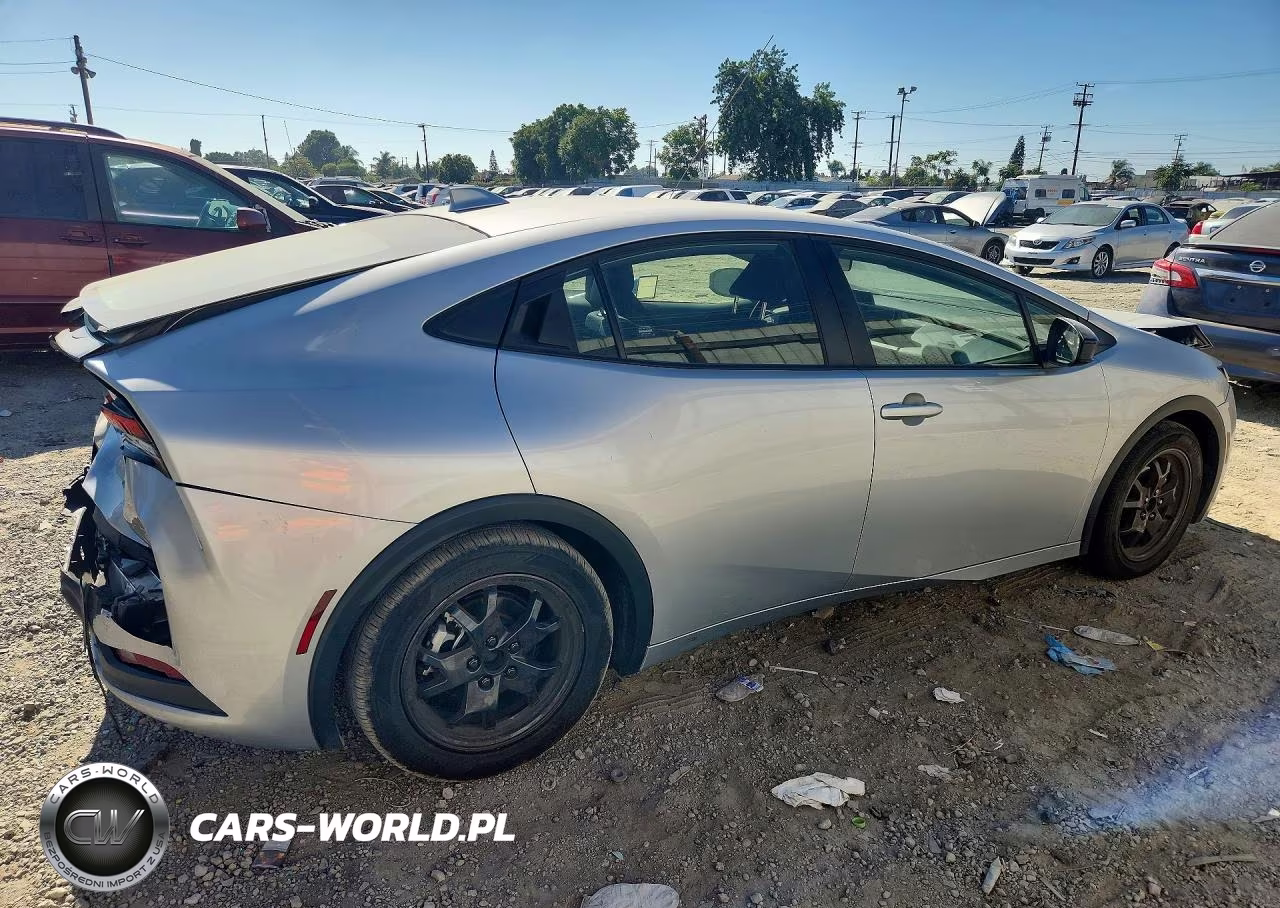 2024 Toyota Prius Le VIN:JTDACAAU5R3029315 - 3
