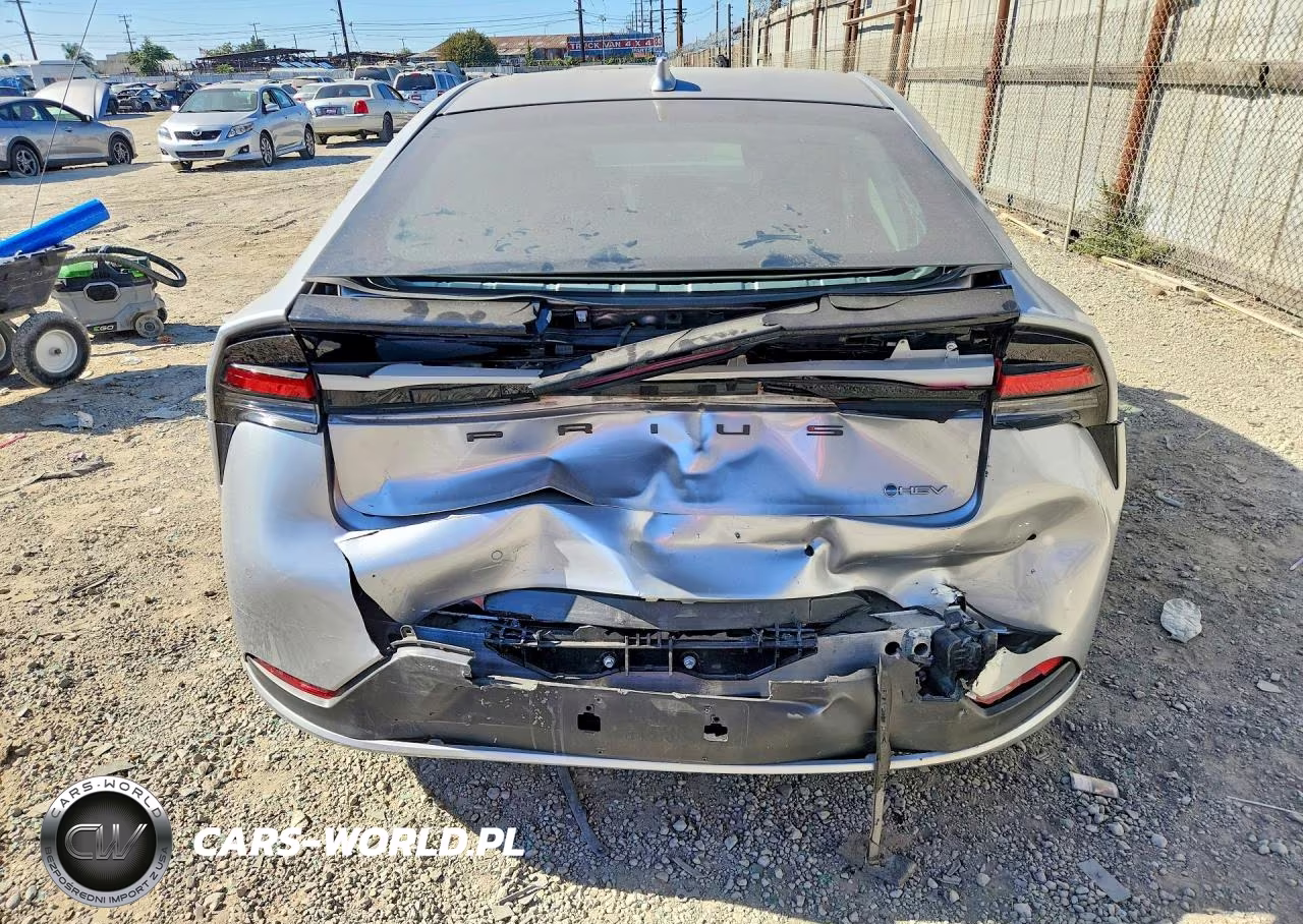 2024 Toyota Prius Le VIN:JTDACAAU5R3029315 - 6