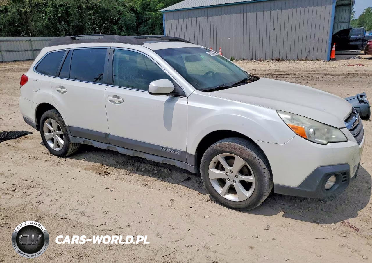2013 Subaru Outback 2.5I Premium VIN:4S4BRBGC7D3255870 - 4