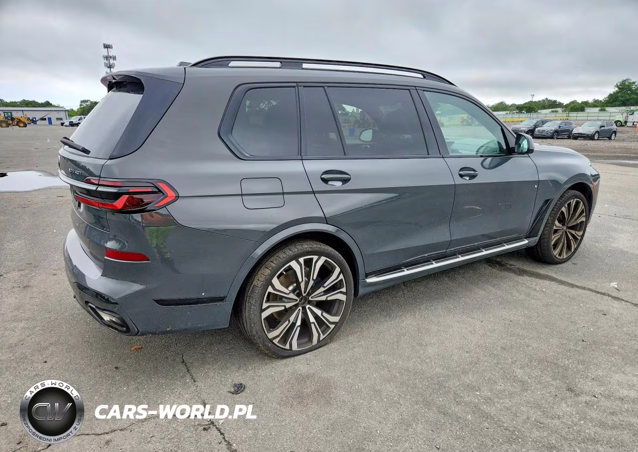 2024 BMW X7 xDrive40I VIN:5UX23EM03R9U30622 - 3