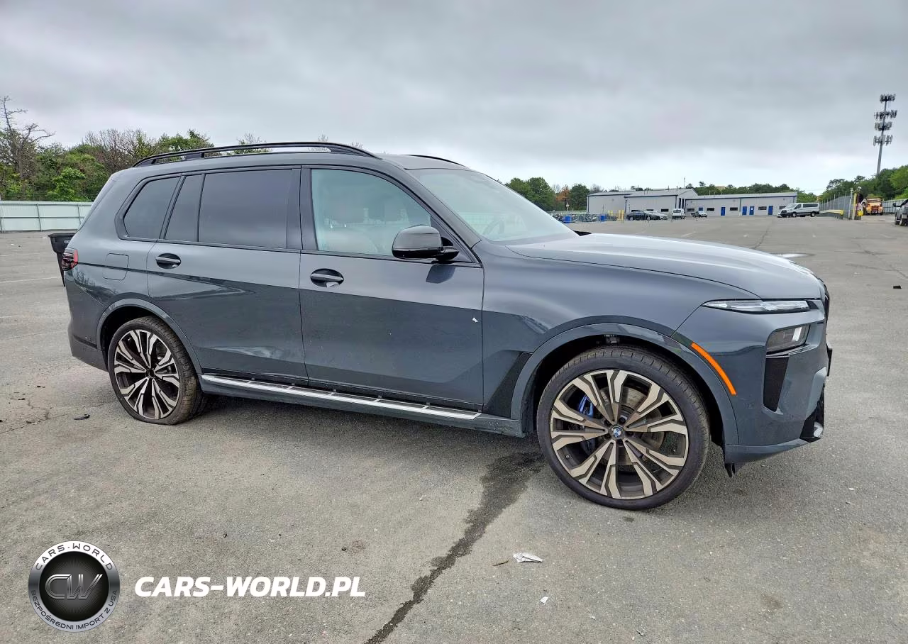 2024 BMW X7 xDrive40I VIN:5UX23EM03R9U30622 - 4