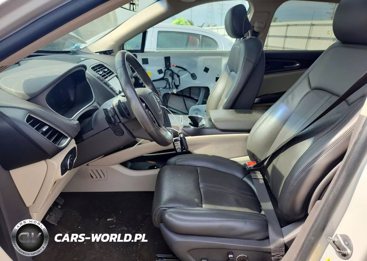 2019 Lincoln Nautilus Reserve VIN:2LMPJ8LPXKBL41264 - 7