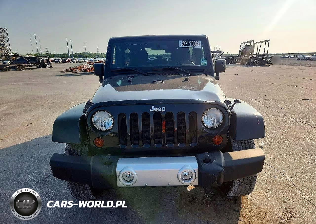 2011 Jeep Wrangler Unlimited Sahara VIN:1J4BA5H17BL533362 - 5