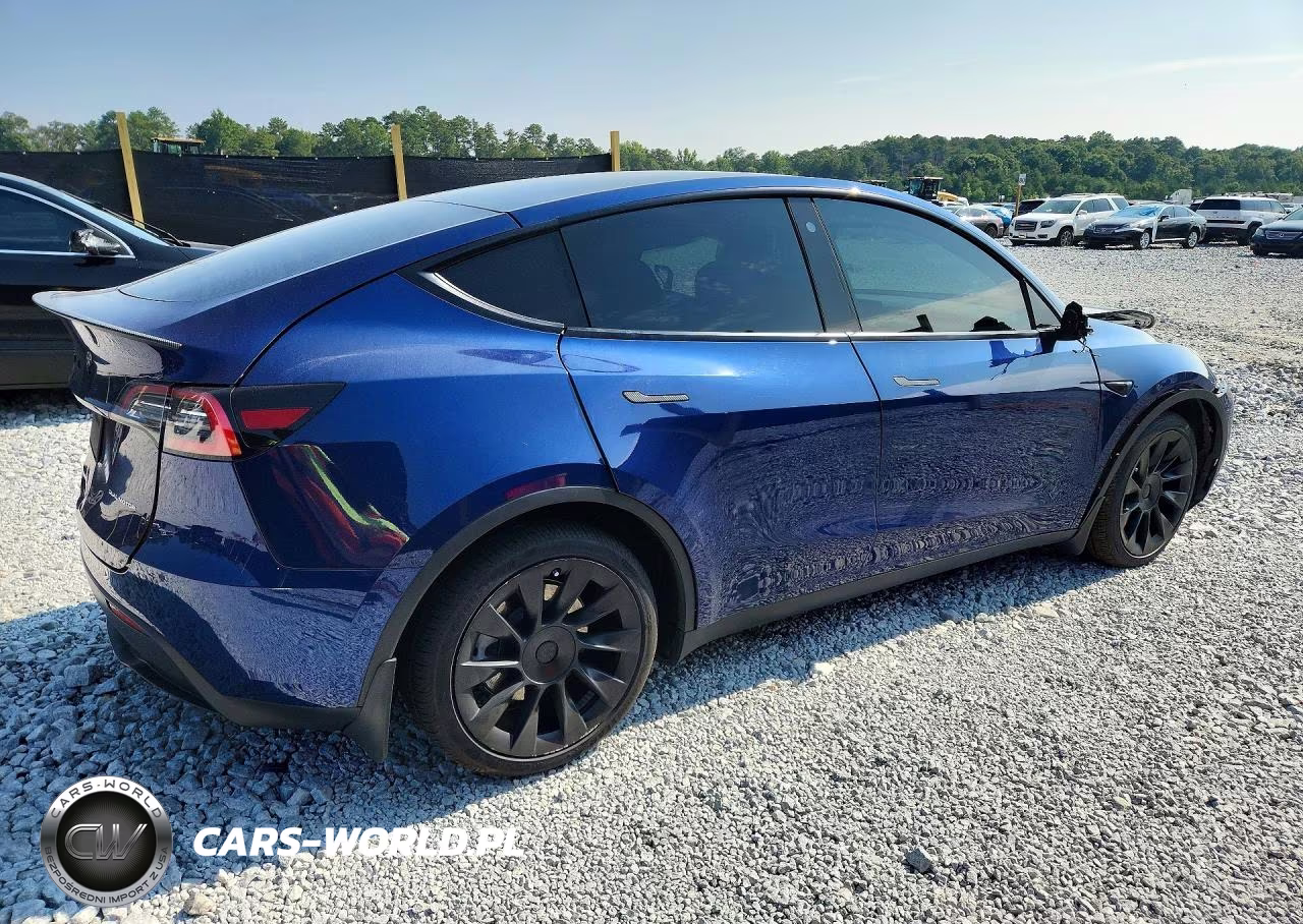 2021 Tesla Model Y VIN:5YJYGDEE6MF141236 - 3