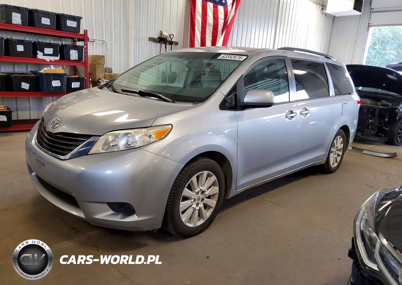 2011 Toyota Sienna Le