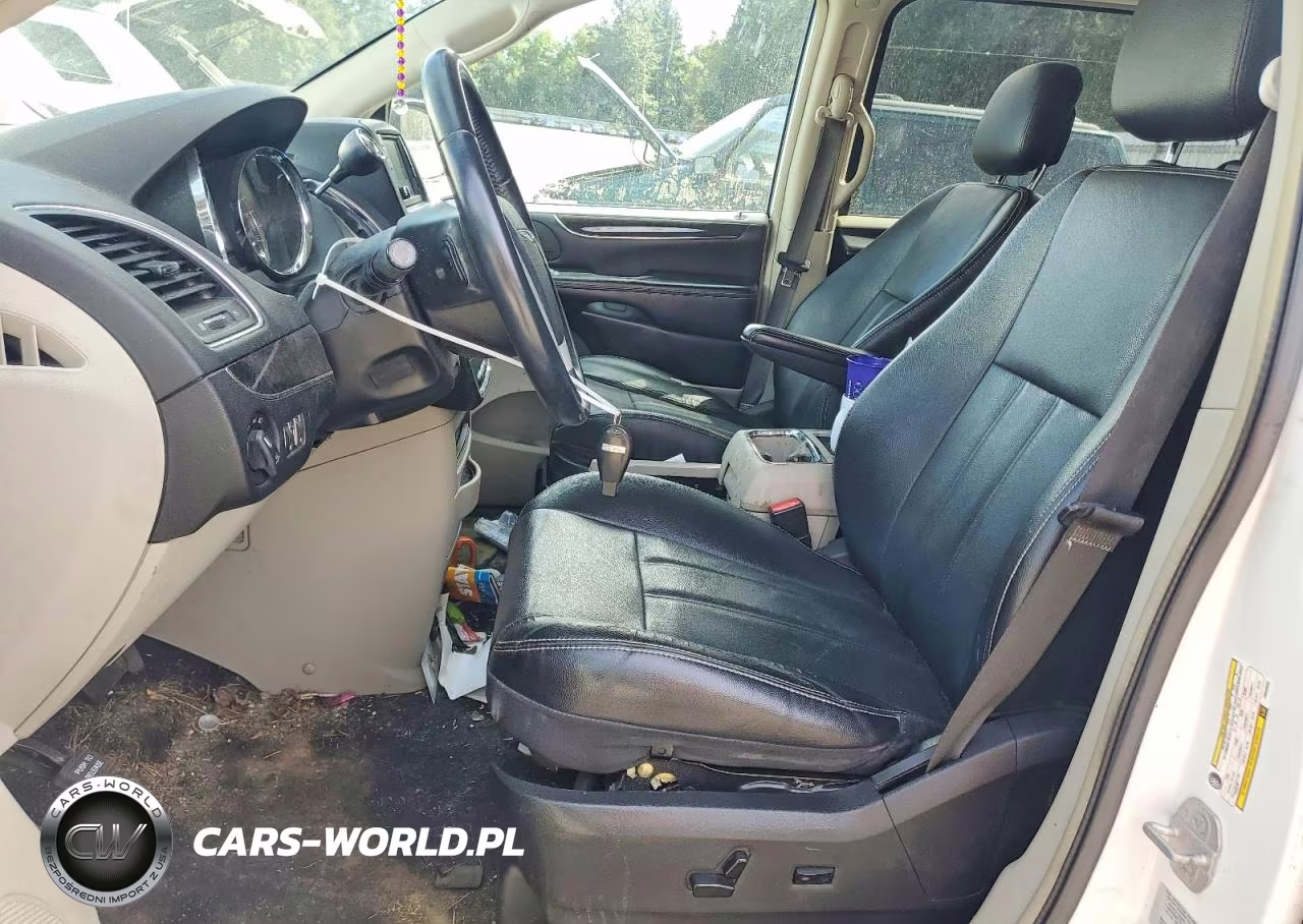 2015 Chrysler Town & Country Touring VIN:2C4RC1BG7FR545528 - 7