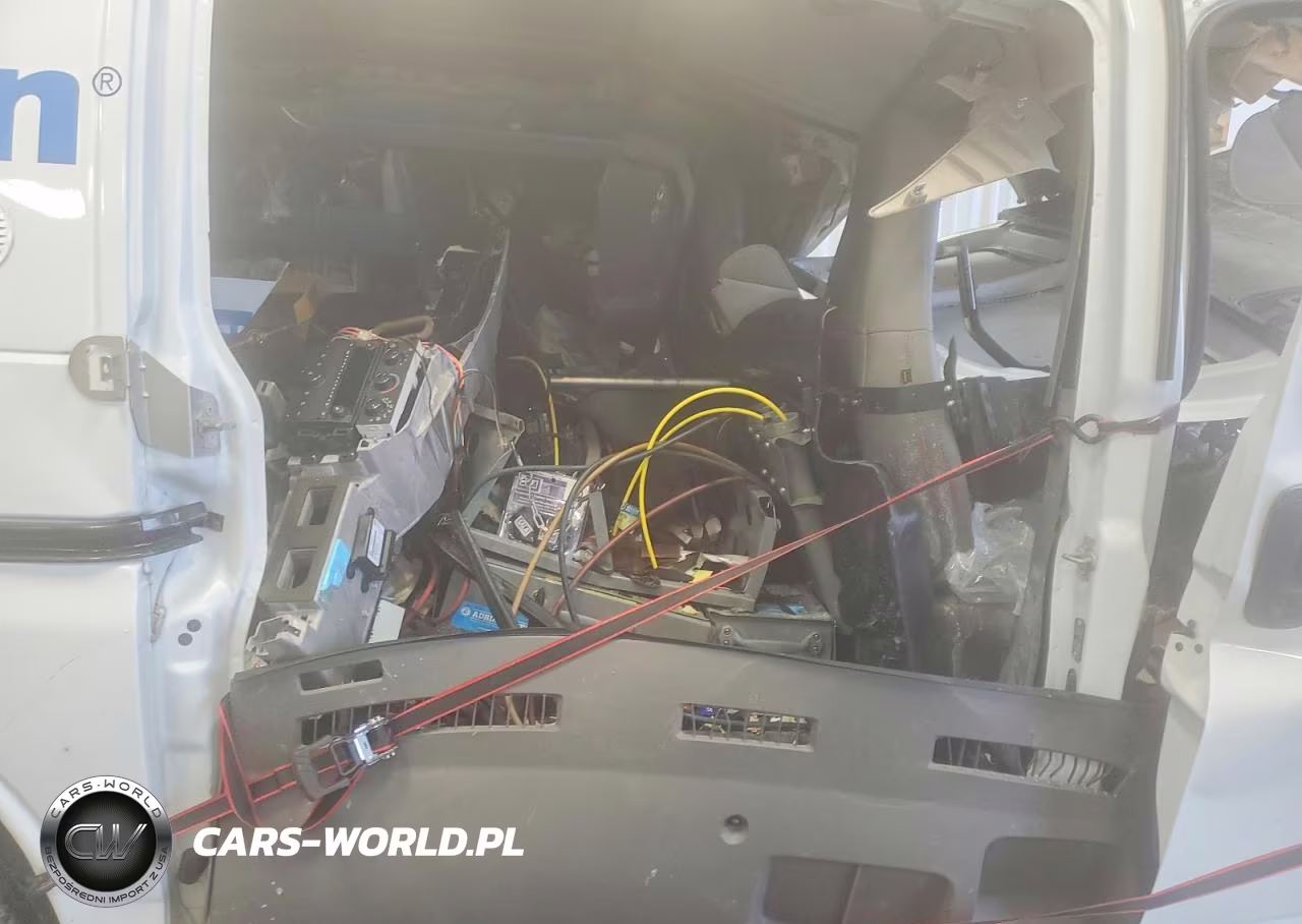 2023 Chevrolet Express G2500 VIN:1GCWGAFP0P1242713 - 11