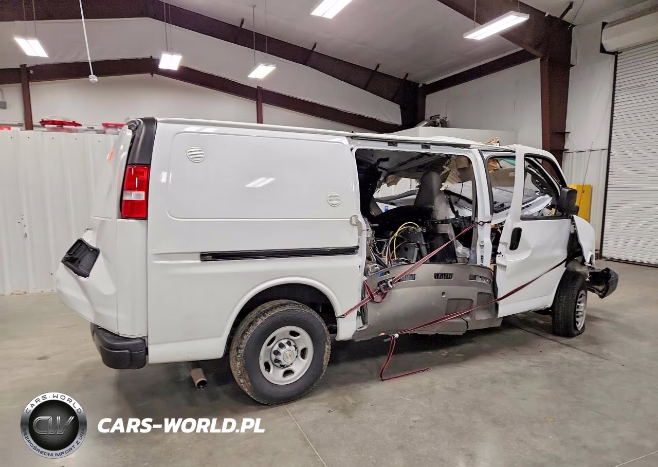 2023 Chevrolet Express G2500 VIN:1GCWGAFP0P1242713 - 3
