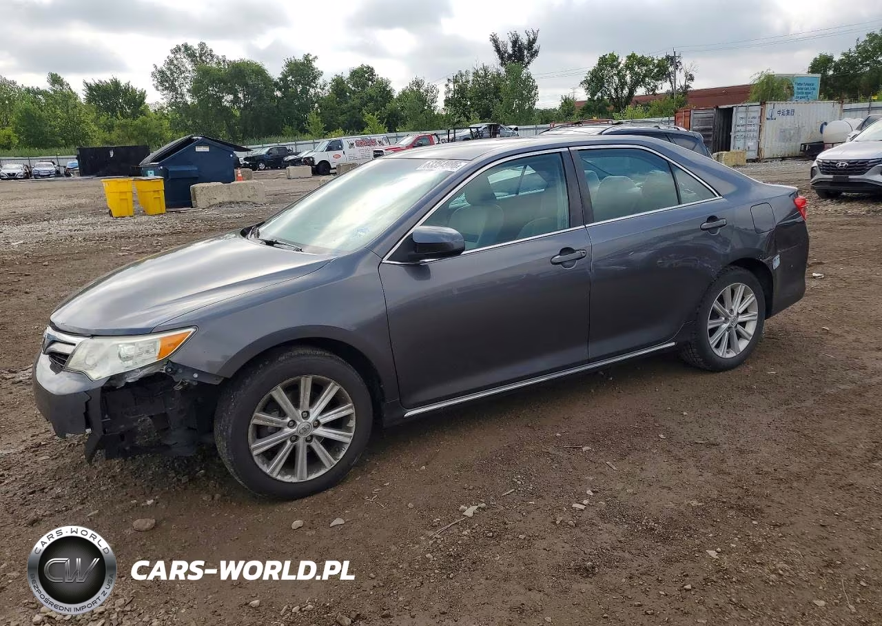 2012 Toyota Camry Le – zdjęcie 1 z 12