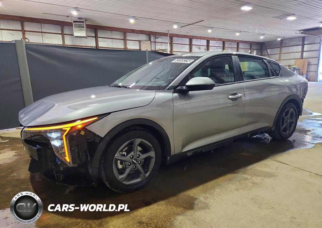 2025 Kia K4 Lxs – zdjęcie 1 z 12