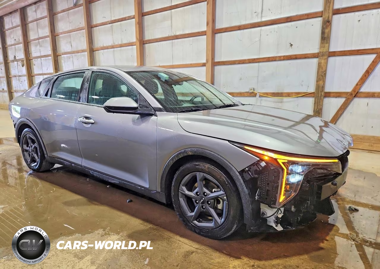 2025 Kia K4 Lxs VIN:3KPFT4DE5SE020981 - 4
