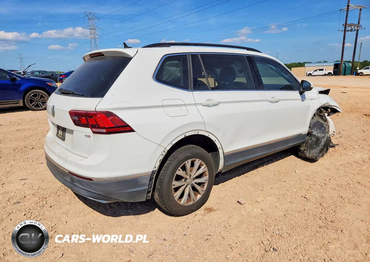 2018 Volkswagen Tiguan Se, Sel VIN:3VV3B7AX8JM031427 - 3
