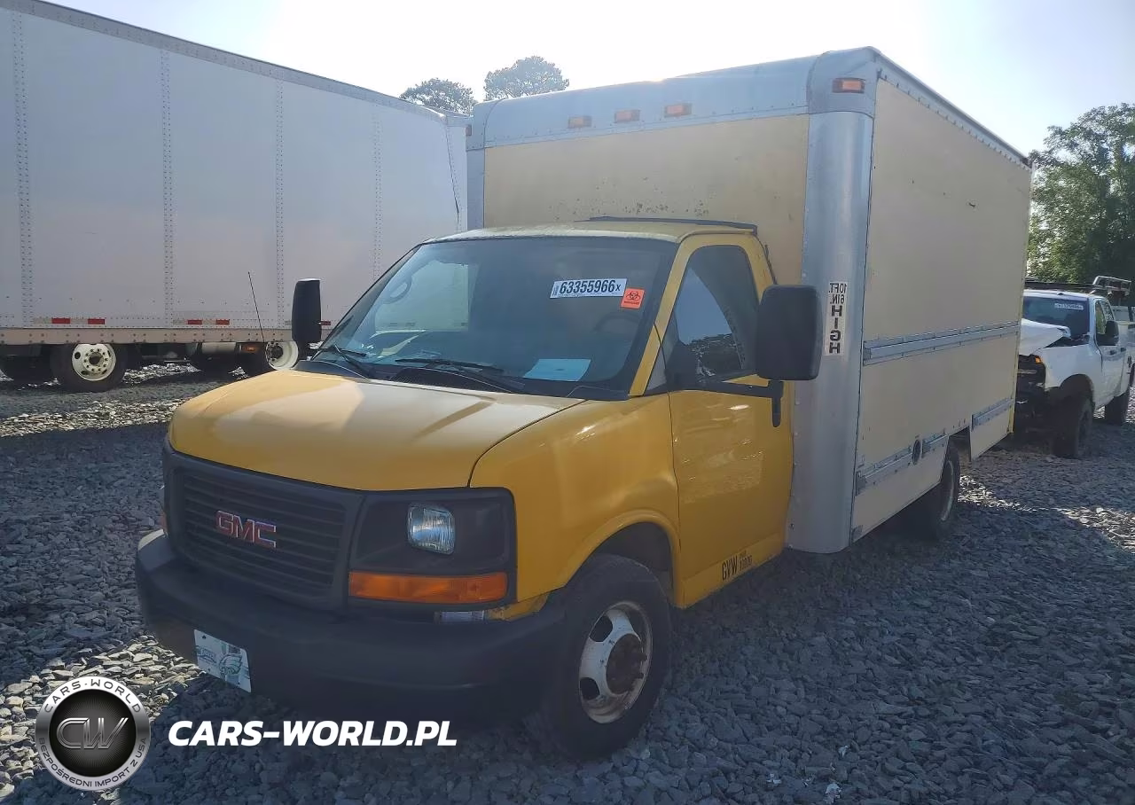 2006 GMC Savana Box Truck