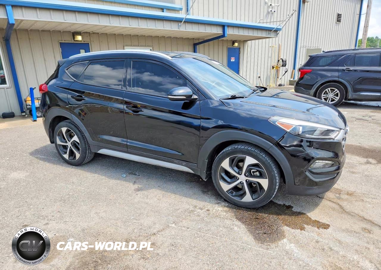2018 Hyundai Tucson Sport VIN:KM8J33AL4JU817855 - 4