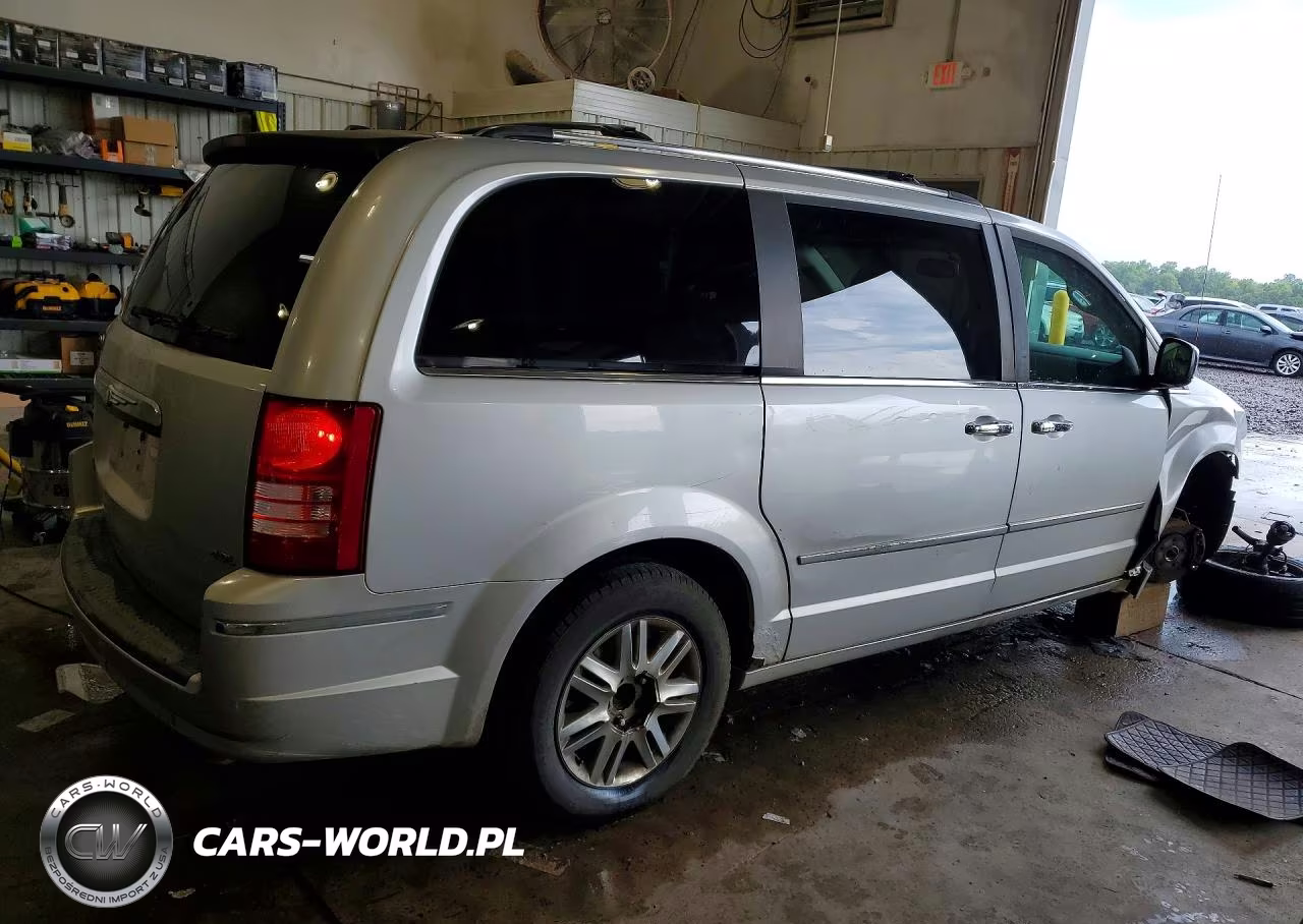 2008 Chrysler Town & Country Limited VIN:2A8HR64X58R132877 - 3