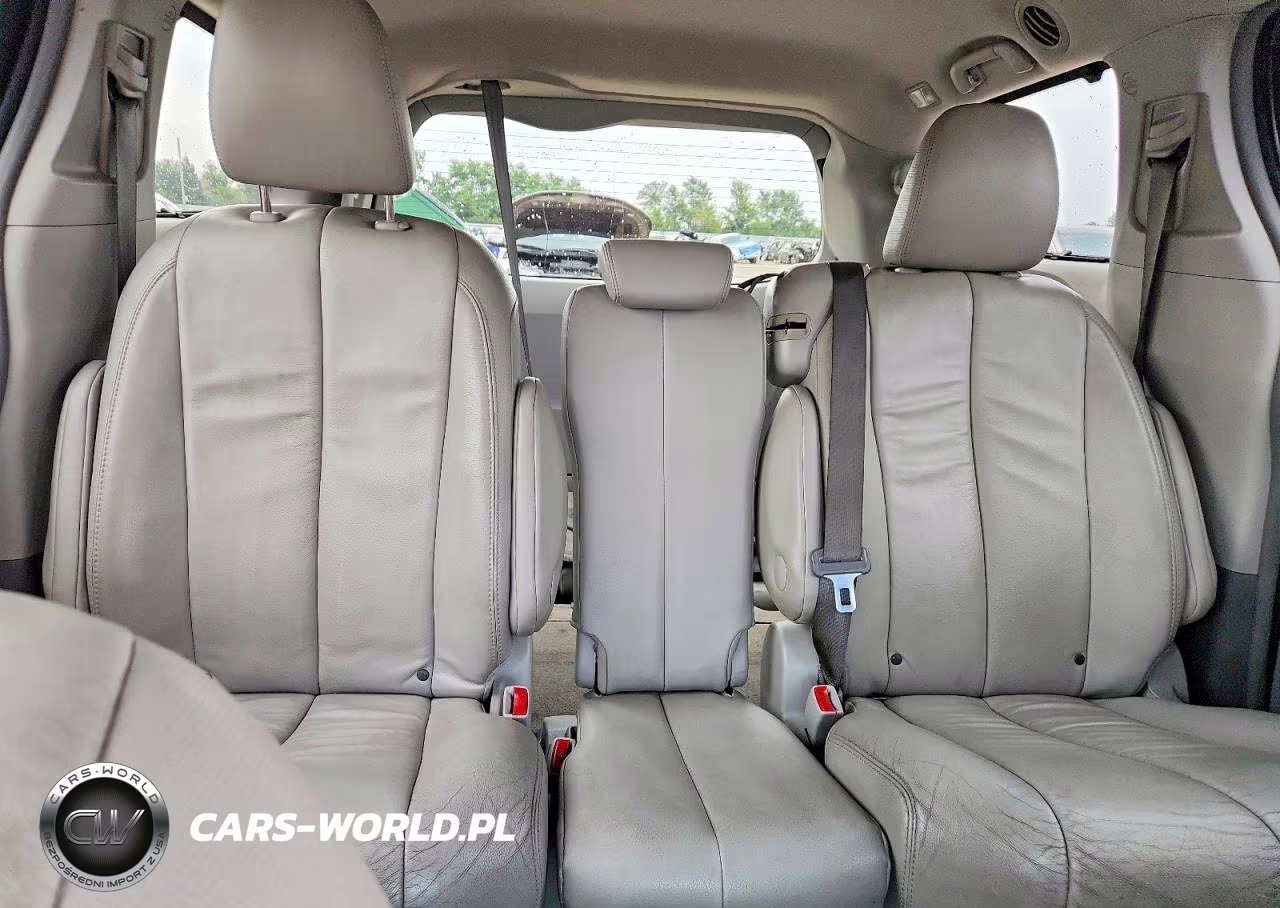 2013 Toyota Sienna Xle 8-Passenger VIN:5TDYK3DC5DS370883 - 10
