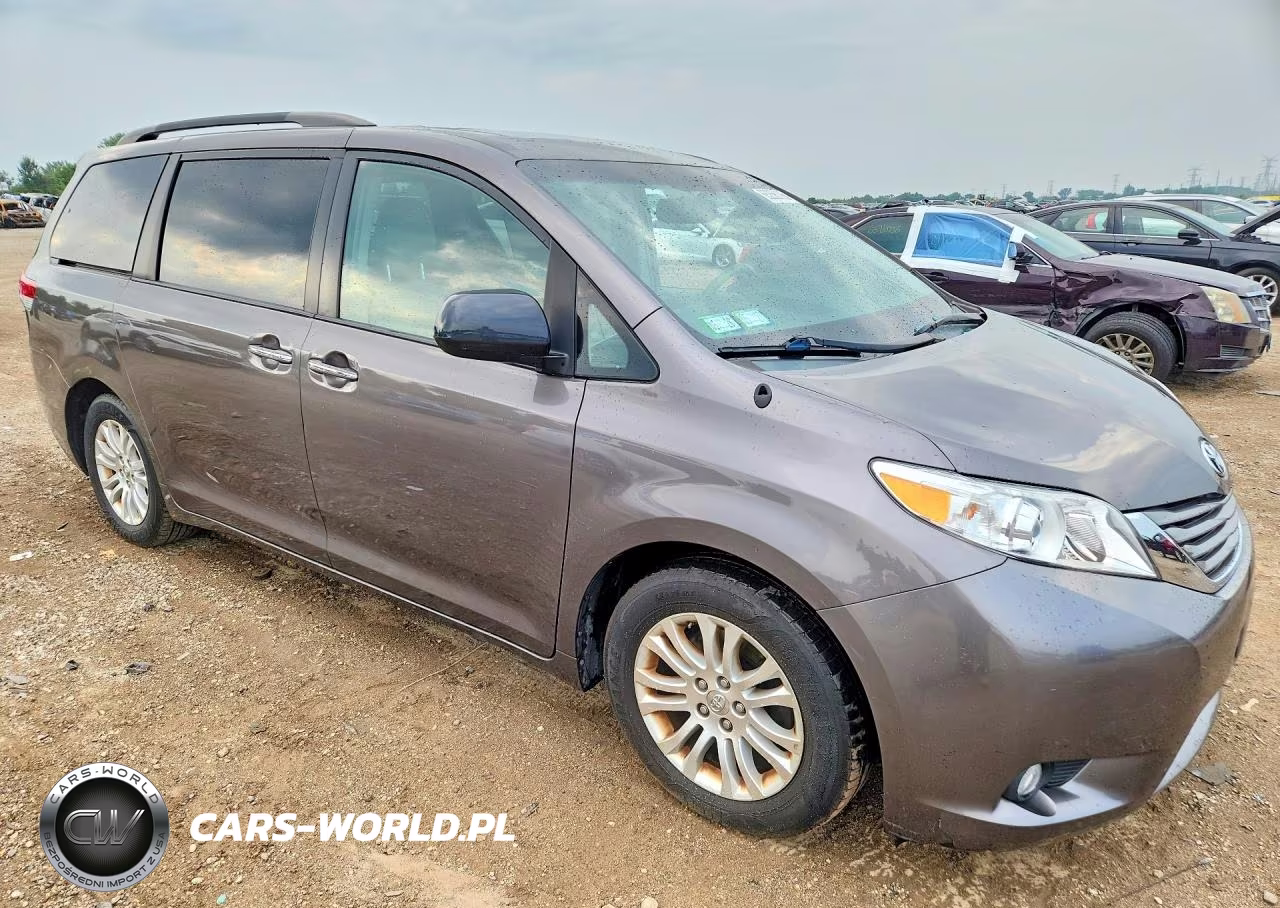 2013 Toyota Sienna Xle 8-Passenger VIN:5TDYK3DC5DS370883 - 4