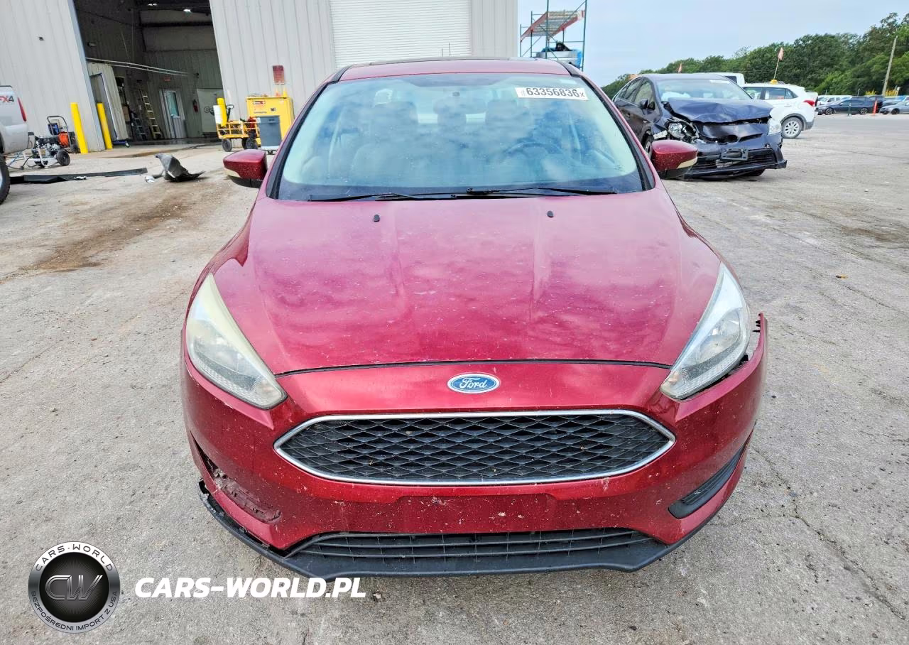 2015 Ford Focus Se VIN:1FADP3F24FL374809 - 5