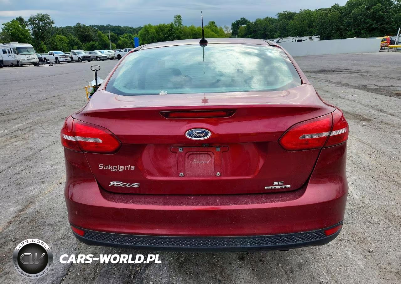 2015 Ford Focus Se VIN:1FADP3F24FL374809 - 6