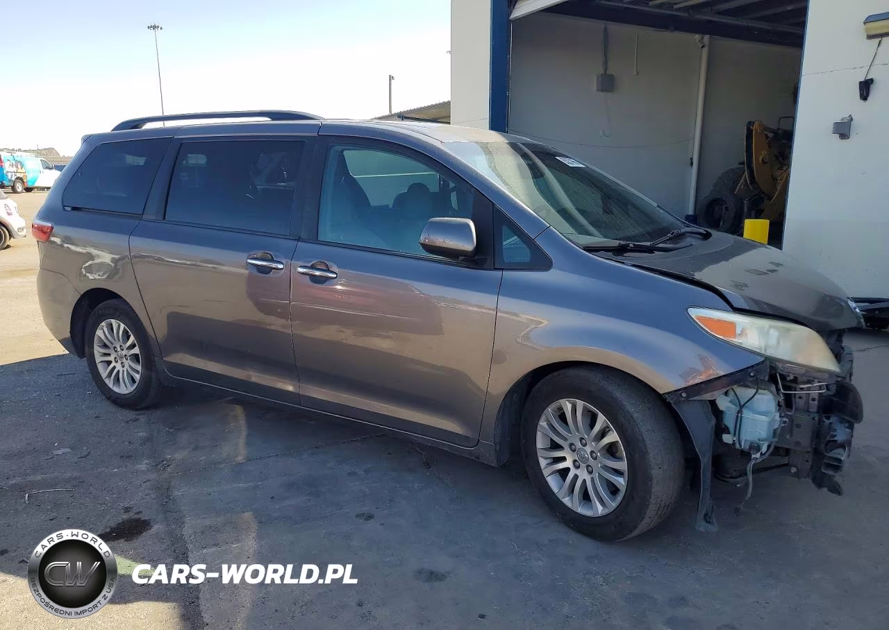 2017 Toyota Sienna Xle Premium 8-Passenger VIN:5TDYZ3DC1HS857578 - 4