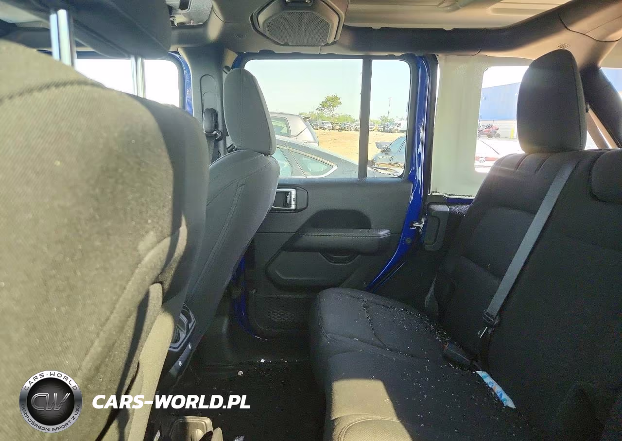 2020 Jeep Wrangler Unlimited Sahara VIN:1C4HJXEN2LW207939 - 10