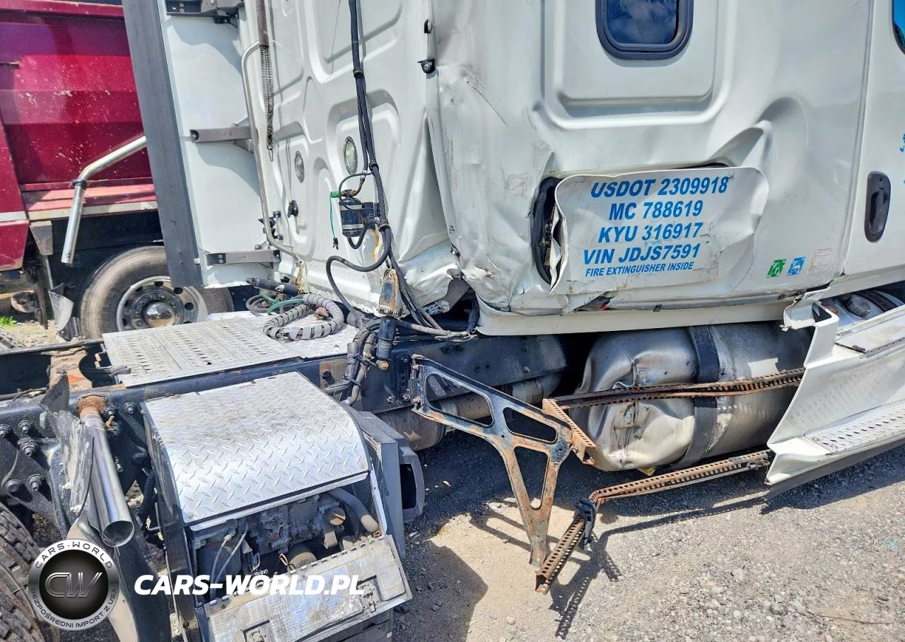 2018 Freightliner Cascadia Semi Truck VIN:3ALXGF00XJDJS7591 - 14