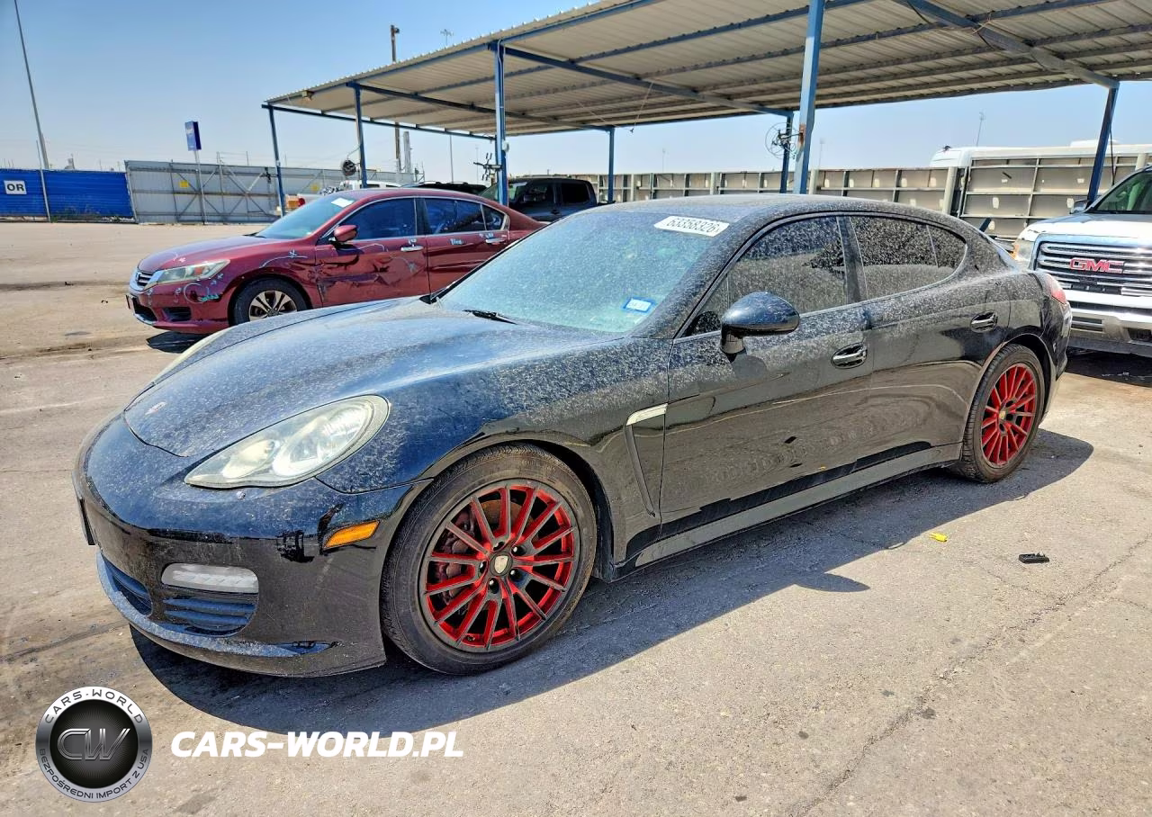 2011 Porsche Panamera 2