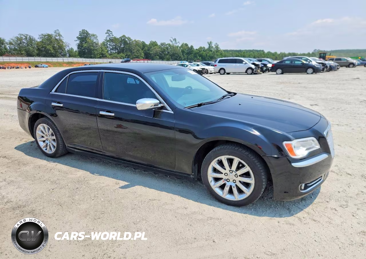 2012 Chrysler 300 Limited VIN:2C3CCACG3CH310344 - 4