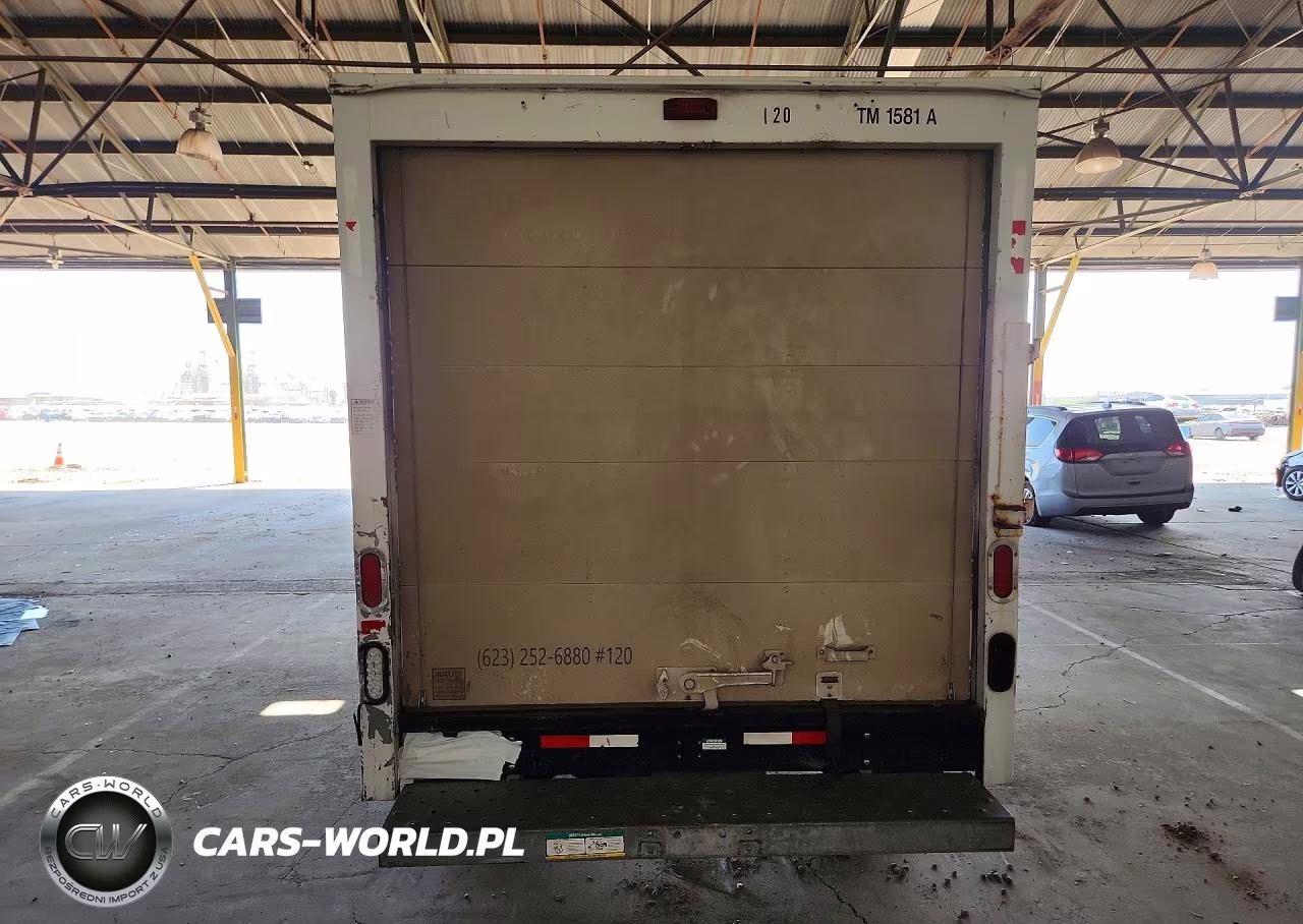 2007 GMC Savana Cutaway Box Truck VIN:1GDGG31V871903678 - 6